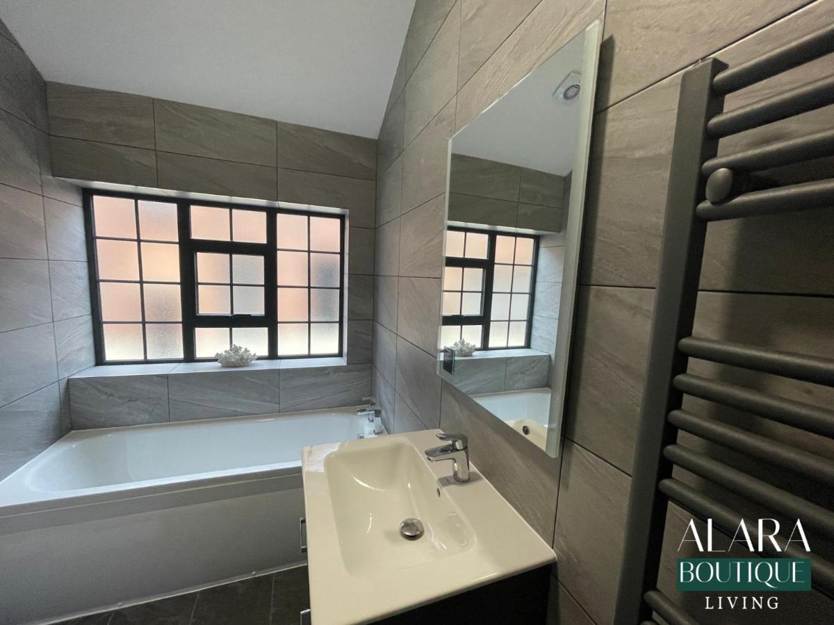 3 Floor Townhouse Luxury Living Alara Boutique Apartment Бирмингам Екстериор снимка